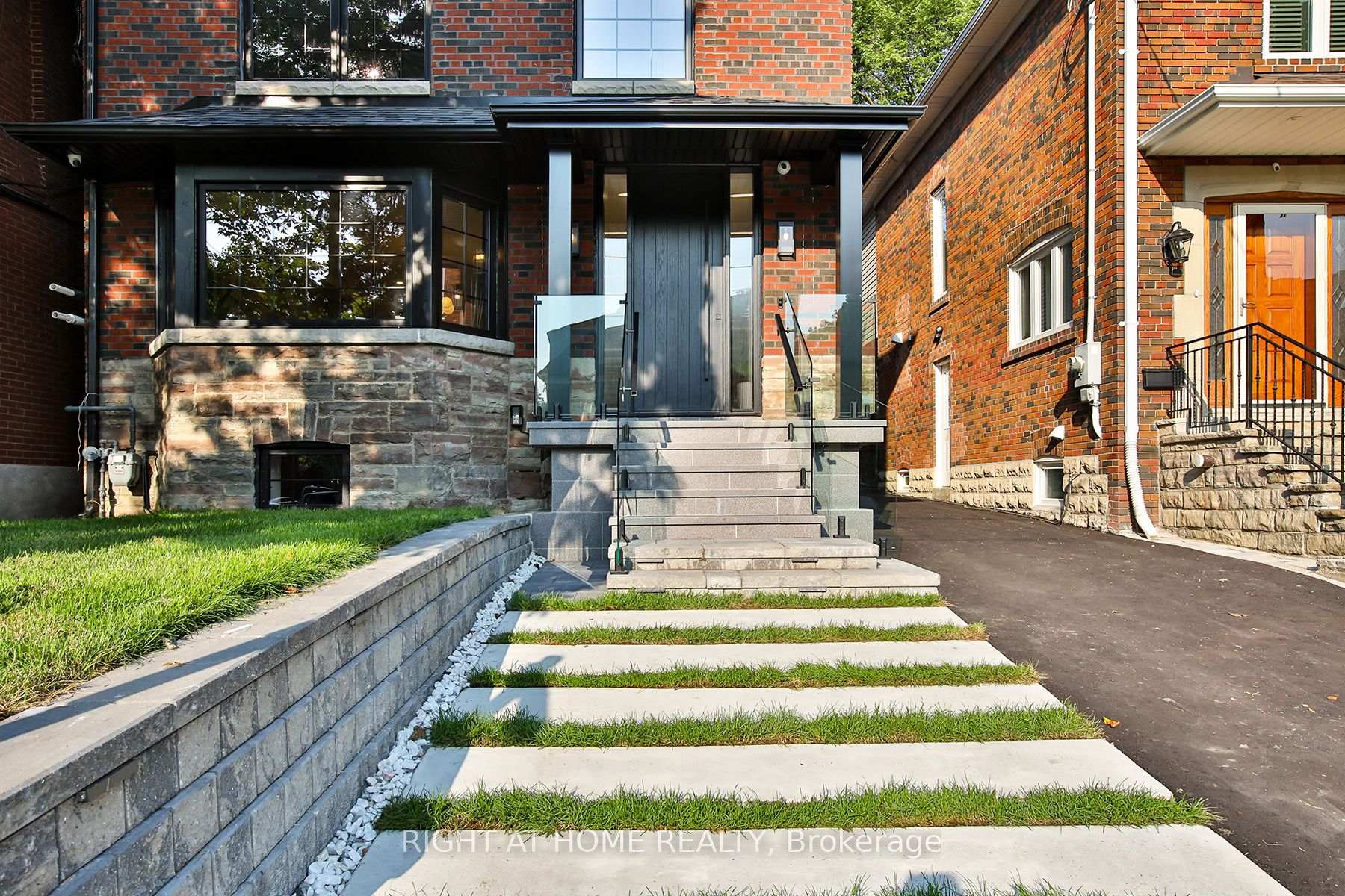 Photo 3 of 106 Eastbourne Avenue, Toronto, Yonge-Eglinton — HOMEH