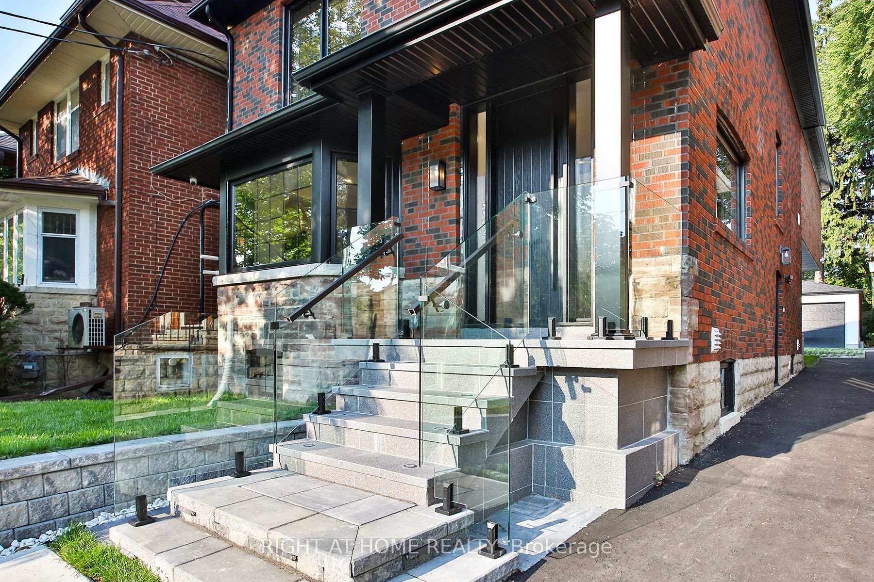 Photo 4 of 106 Eastbourne Avenue, Toronto, Yonge-Eglinton — HOMEH