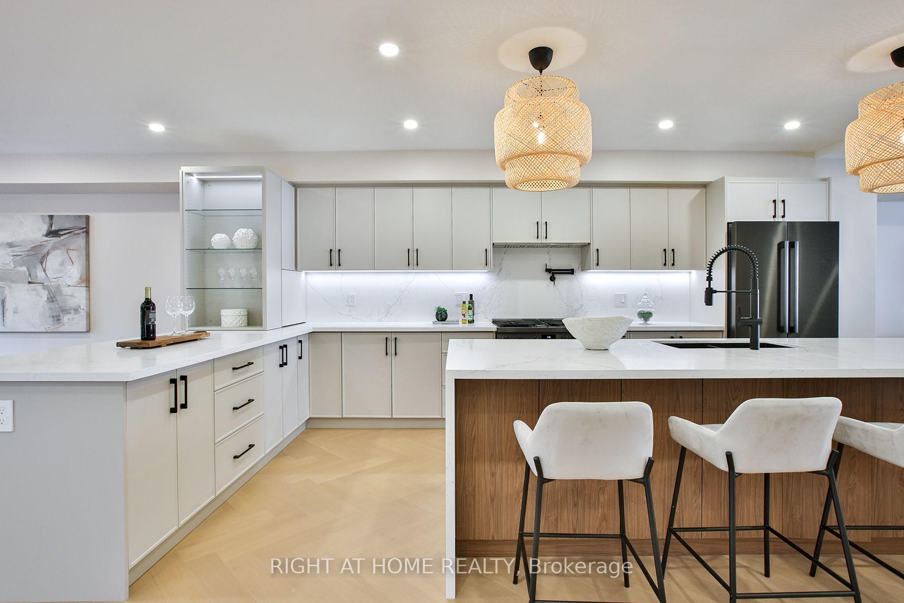 Photo 13 of 106 Eastbourne Avenue, Toronto, Yonge-Eglinton — HOMEH