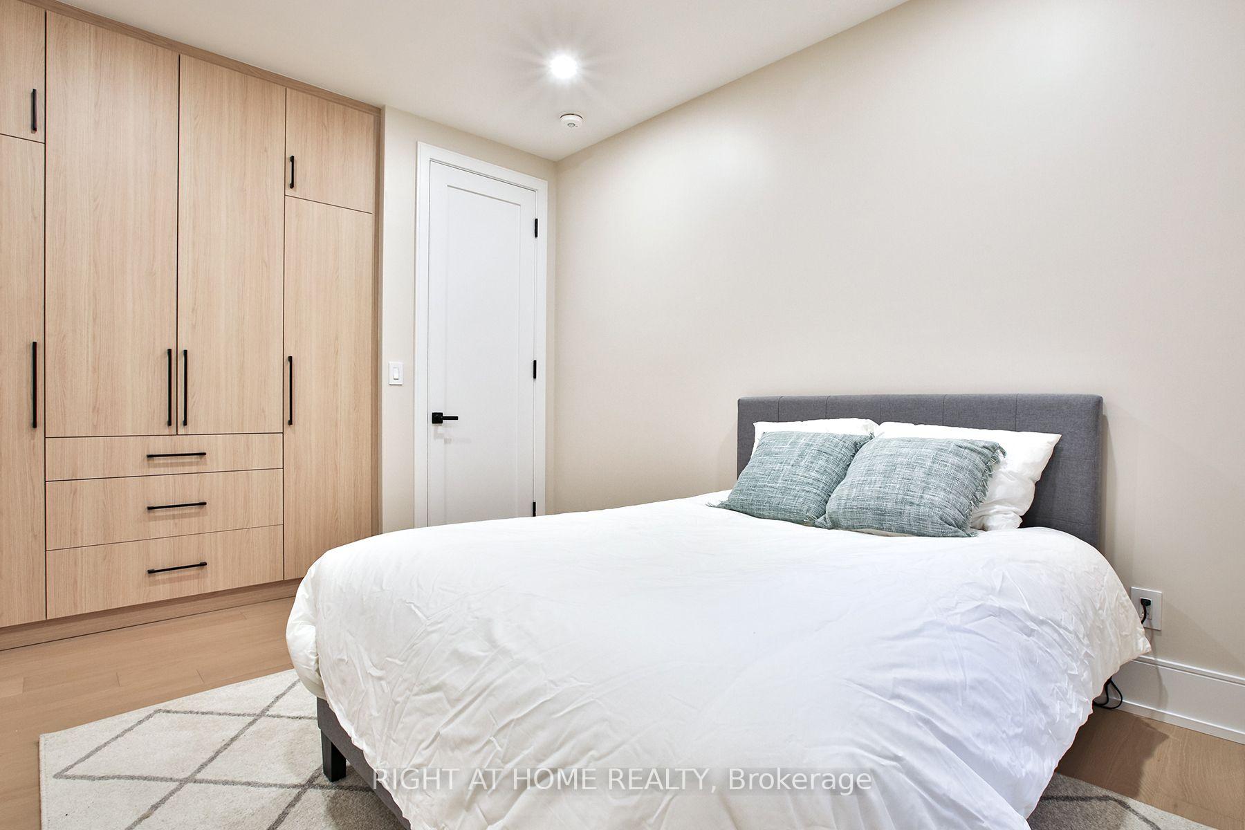 Photo 34 of 106 Eastbourne Avenue, Toronto, Yonge-Eglinton — HOMEH