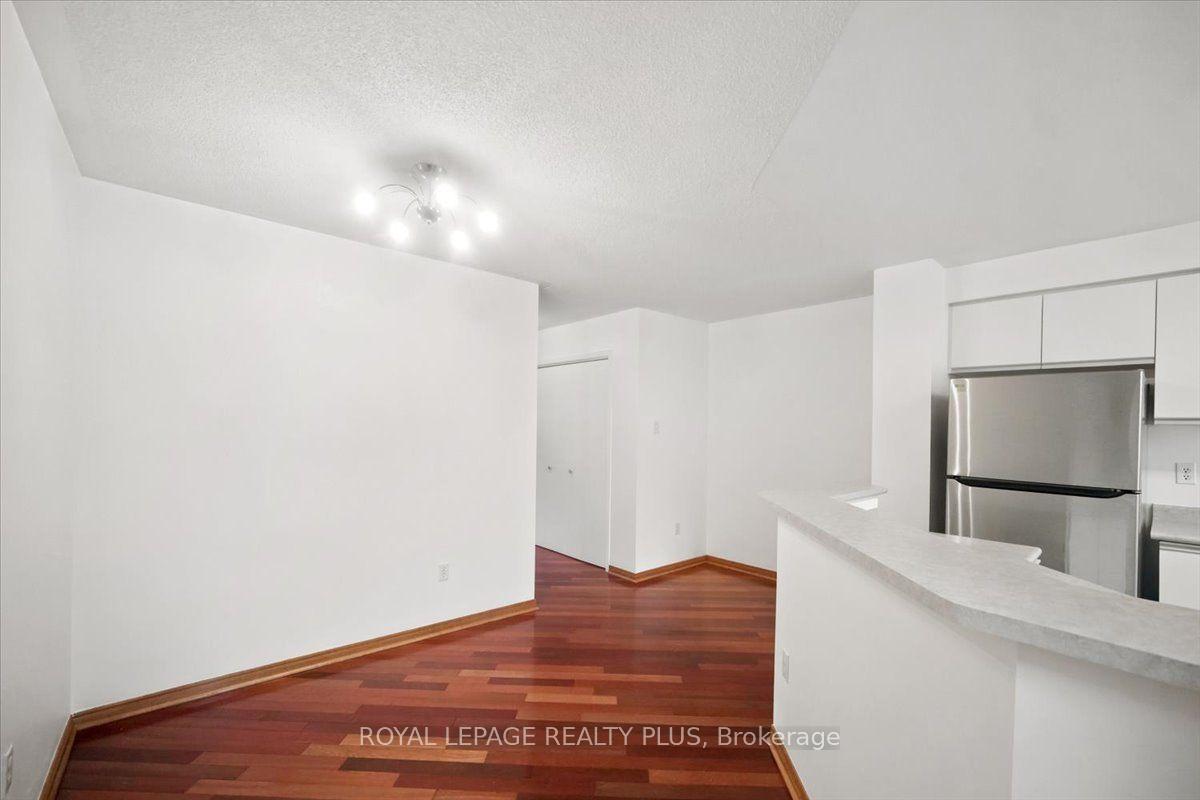 Photo 7 of Unit 15, 45 Bristol Road E, Mississauga, Hurontario — HOMEH