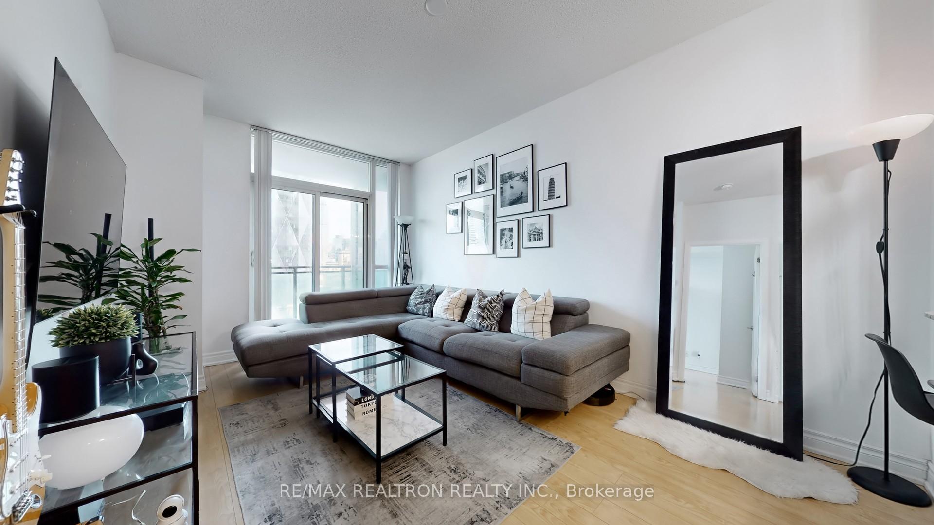 Photo 6 of Unit 2104, 18 Harbour Street, Toronto, Waterfront Communities — HOMEH