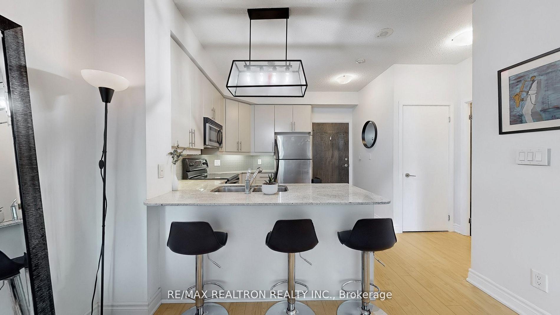 Photo 8 of Unit 2104, 18 Harbour Street, Toronto, Waterfront Communities — HOMEH