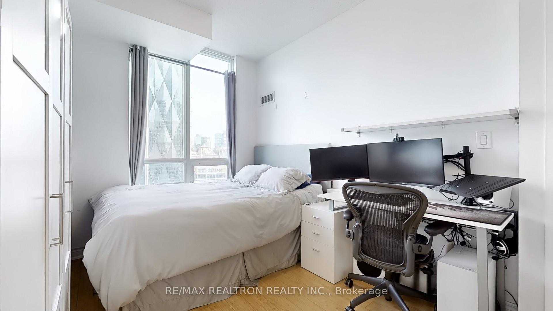 Photo 14 of Unit 2104, 18 Harbour Street, Toronto, Waterfront Communities — HOMEH