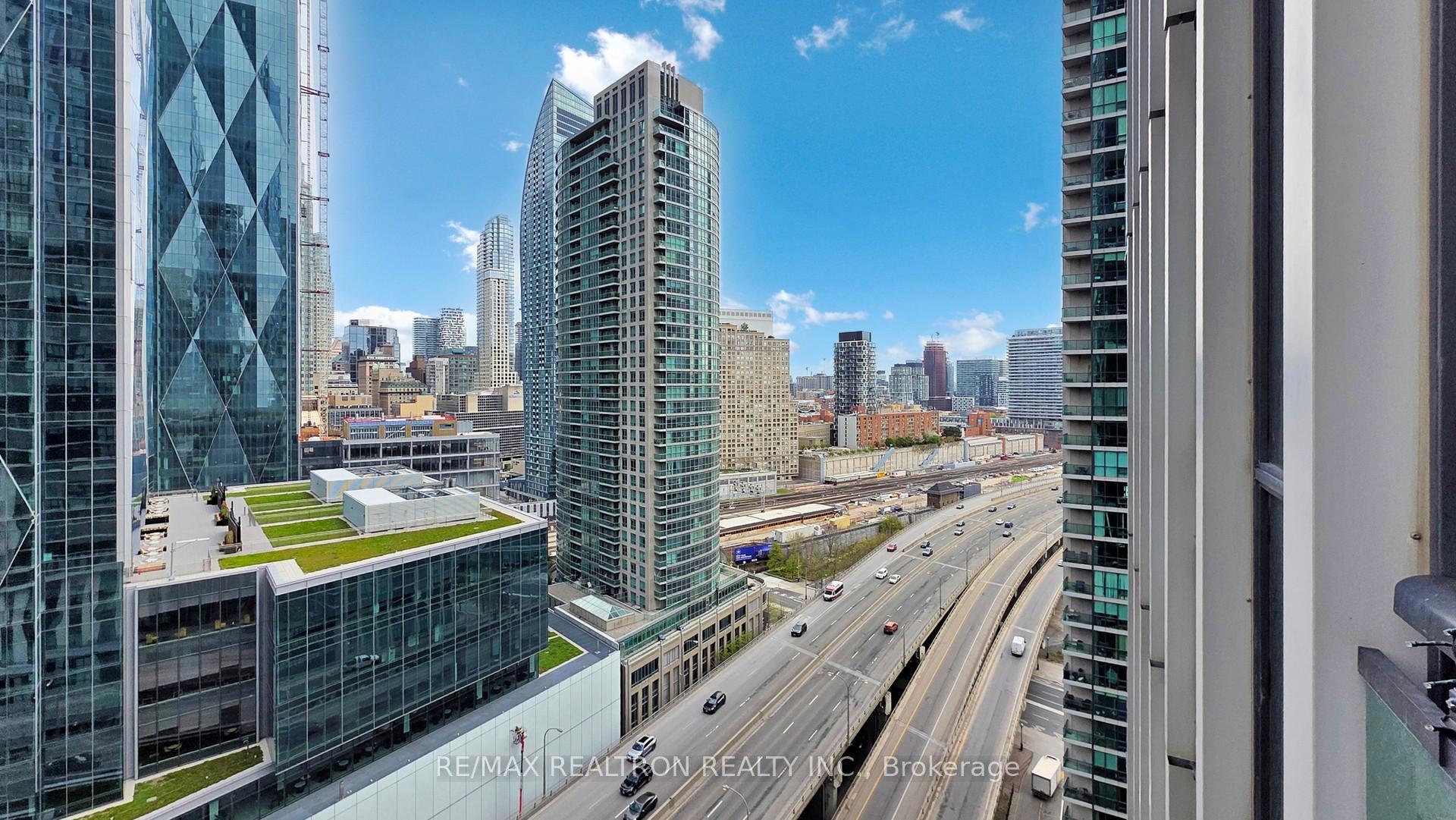 Photo 21 of Unit 2104, 18 Harbour Street, Toronto, Waterfront Communities — HOMEH