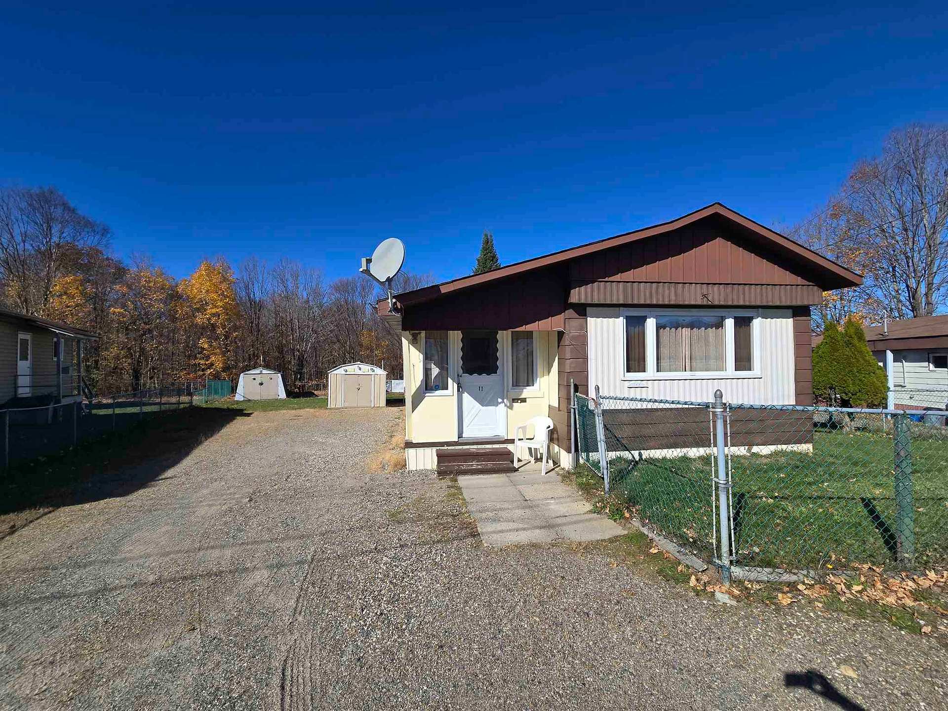 Photo 1 of 11 Chalmers Crescent, Elliot Lake — HOMEH