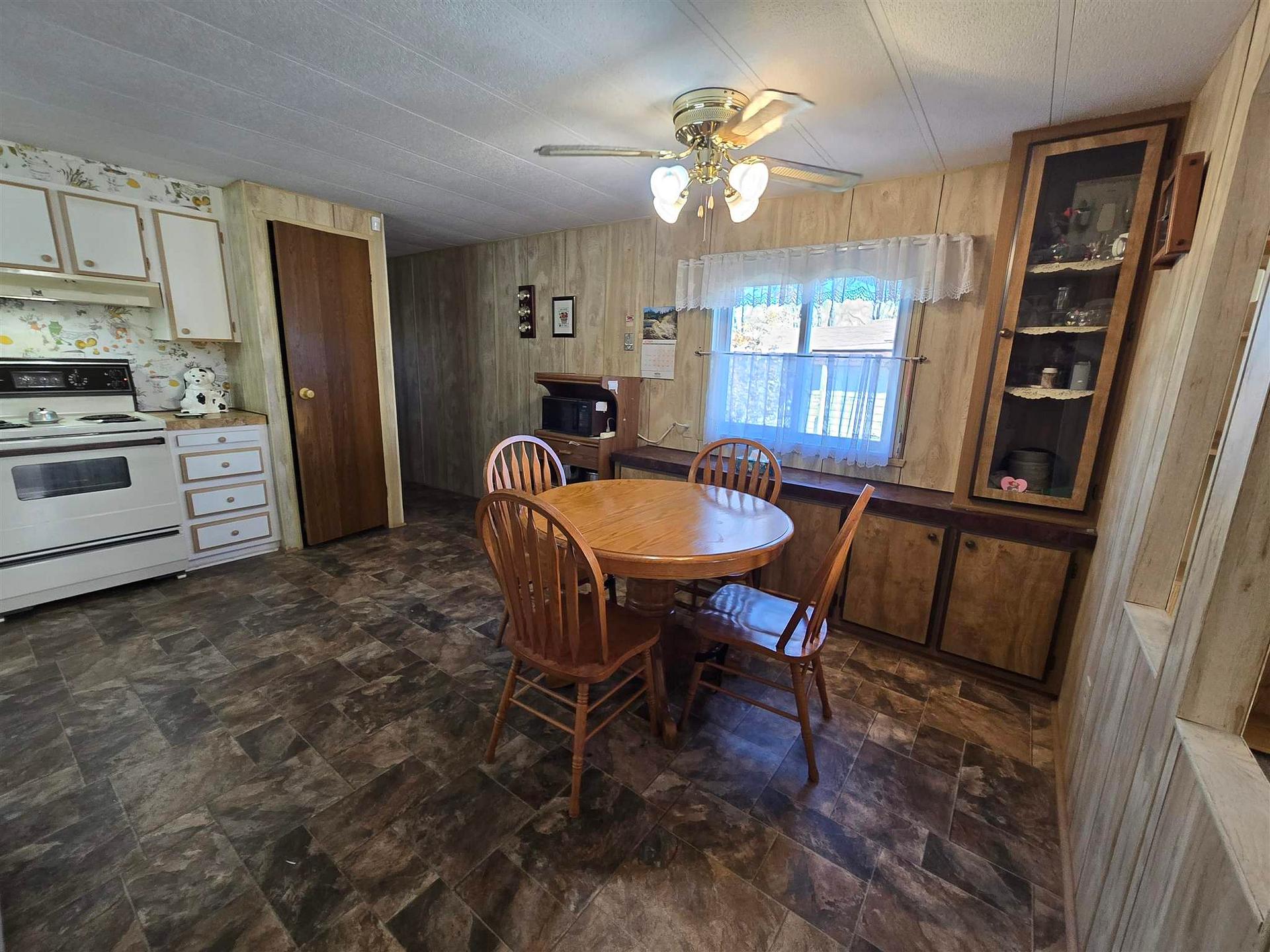 Photo 7 of 11 Chalmers Crescent, Elliot Lake — HOMEH