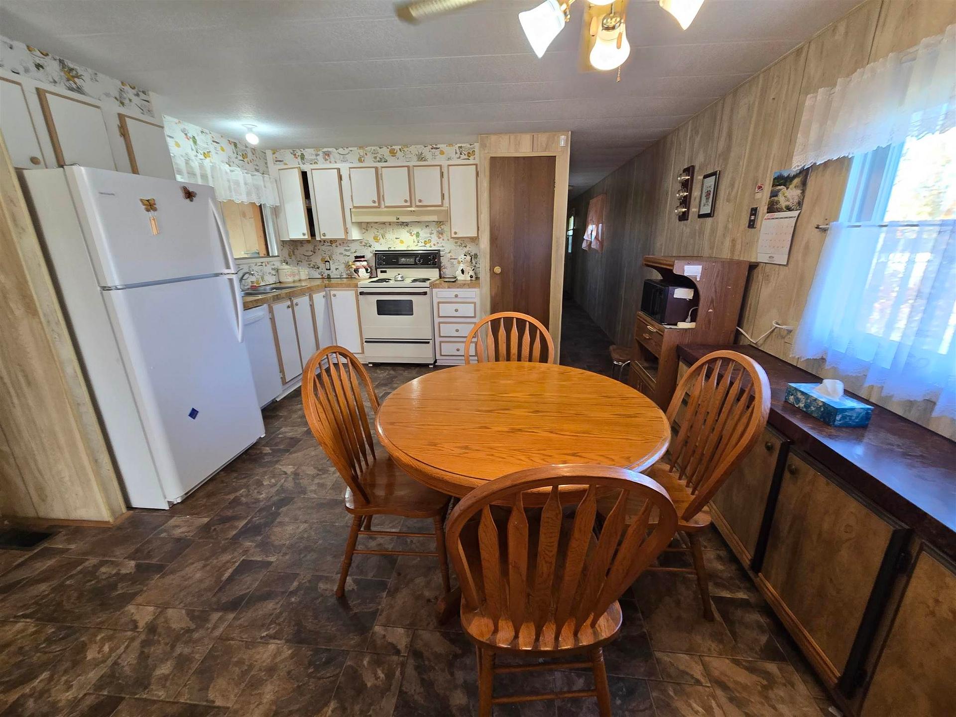 Photo 8 of 11 Chalmers Crescent, Elliot Lake — HOMEH
