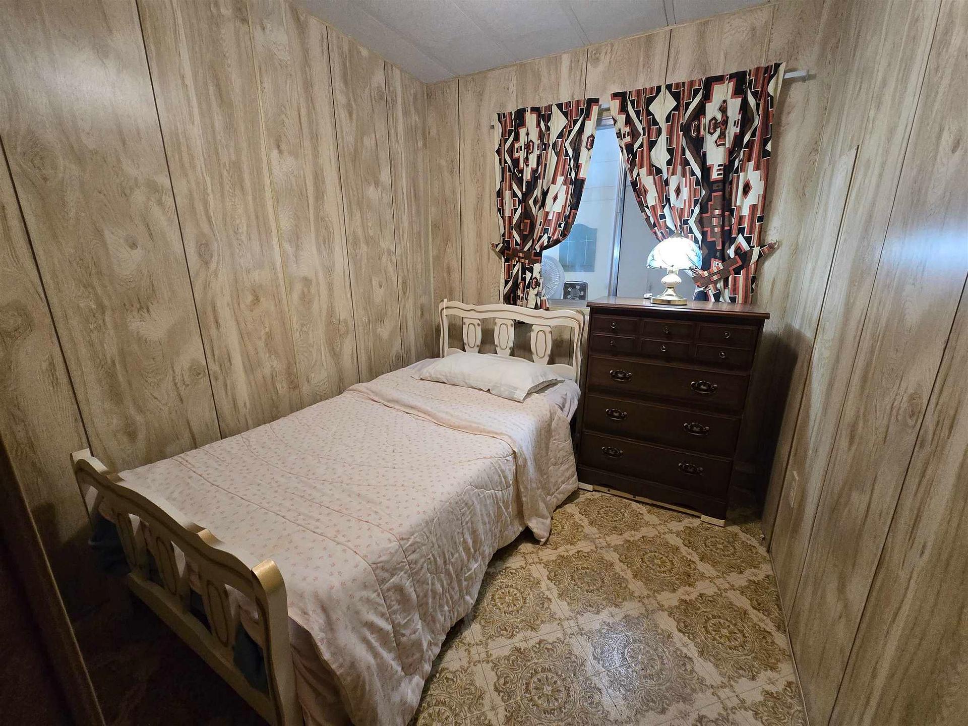 Photo 13 of 11 Chalmers Crescent, Elliot Lake — HOMEH