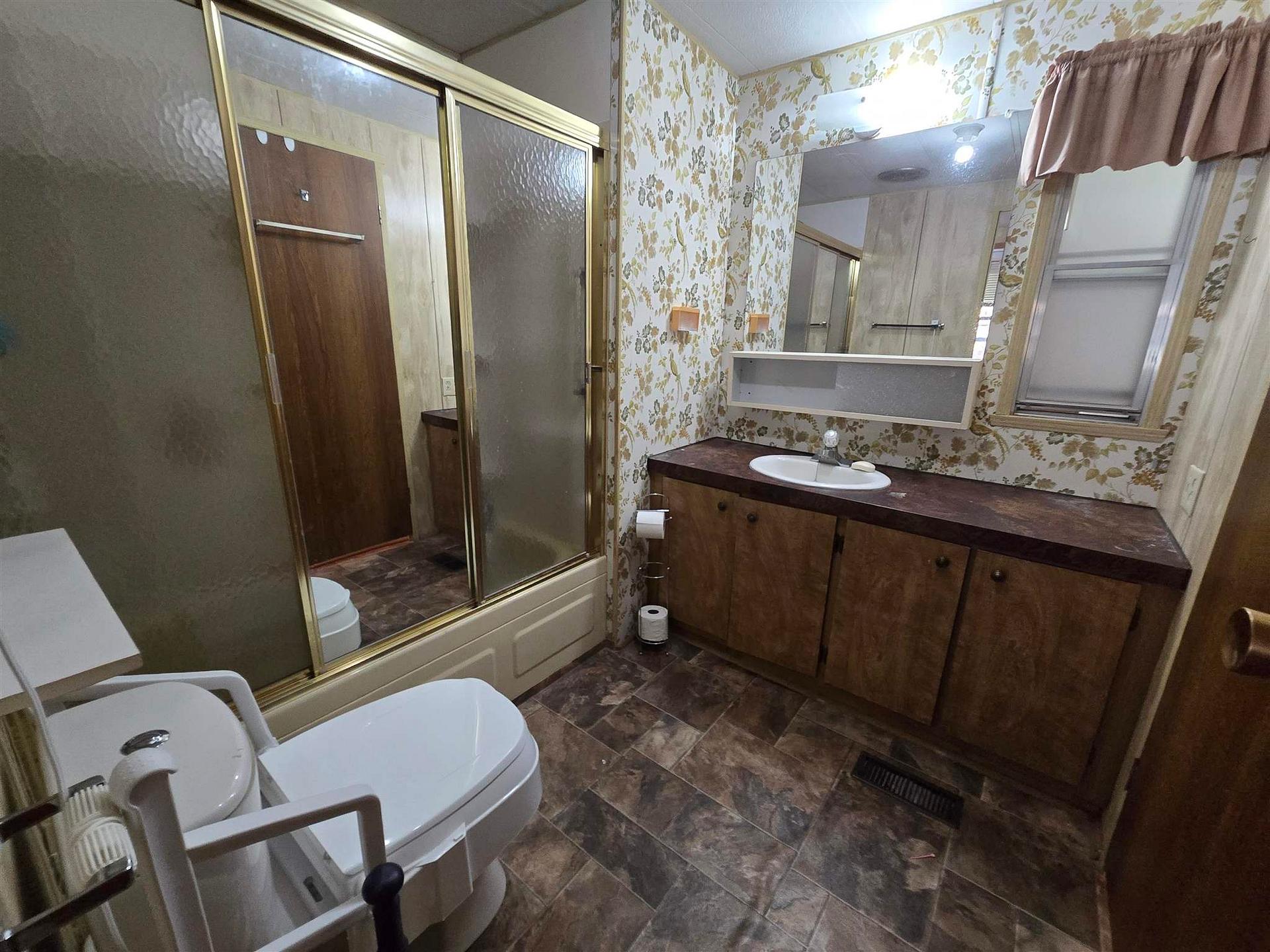 Photo 14 of 11 Chalmers Crescent, Elliot Lake — HOMEH