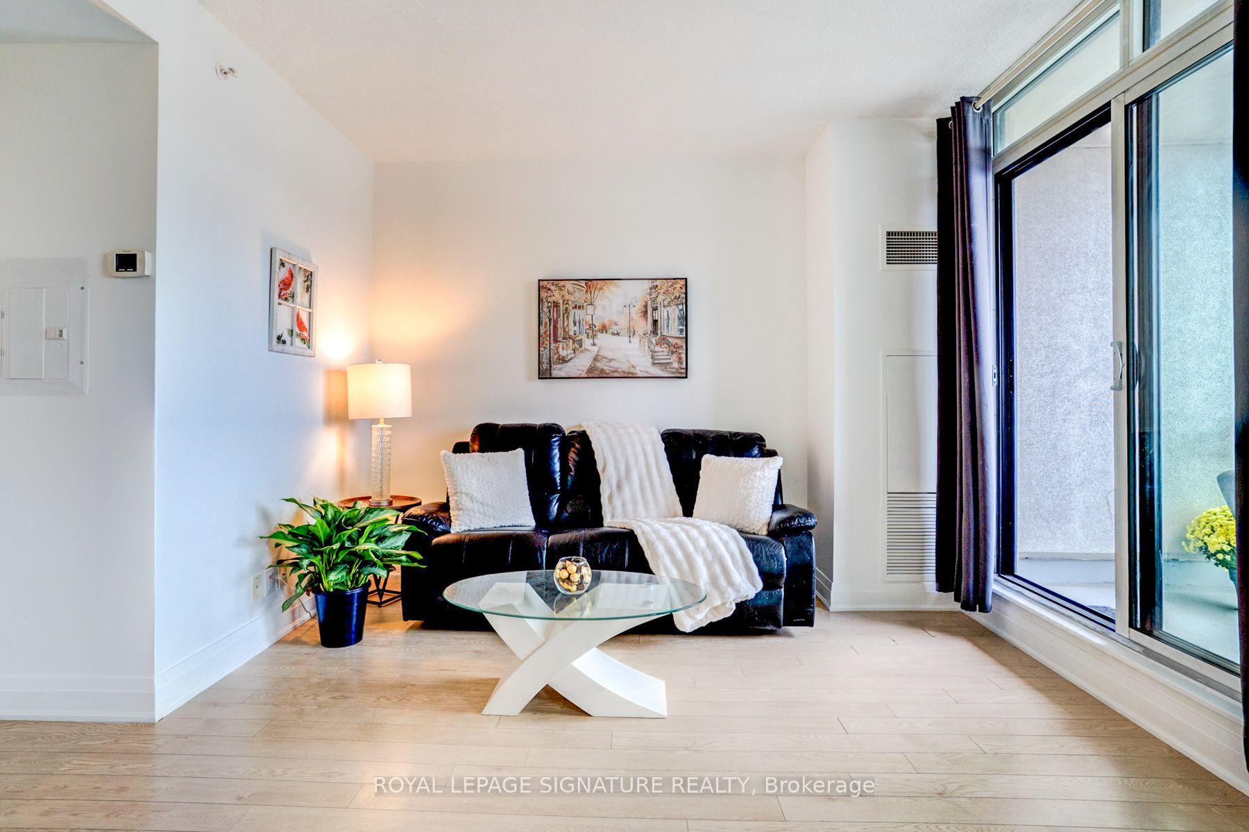 Photo 3 of Unit 714, 24 Woodstream Boulevard, Vaughan, Vaughan Grove — HOMEH