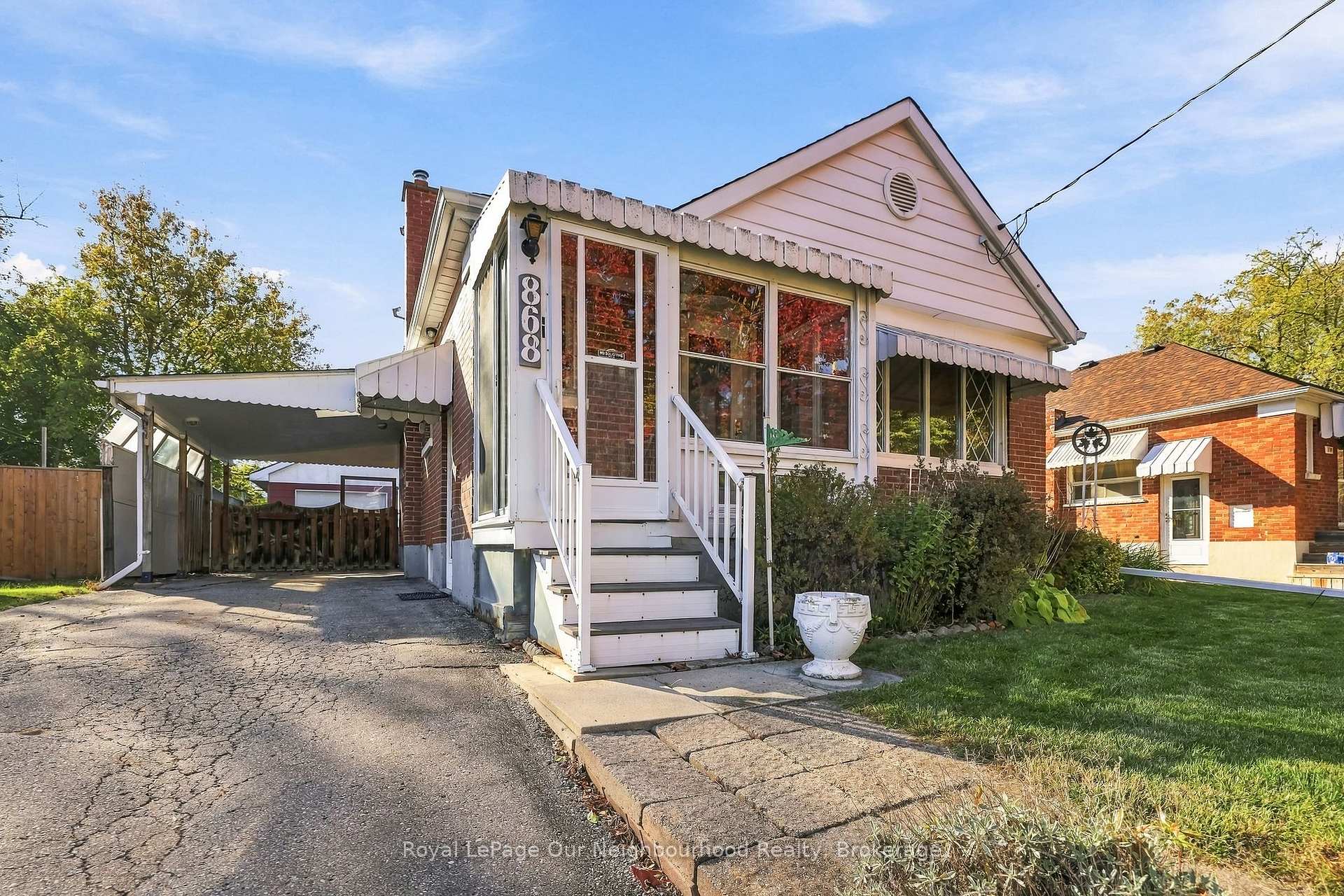 Photo 2 of 868 Grierson Street, Oshawa, Centennial — HOMEH