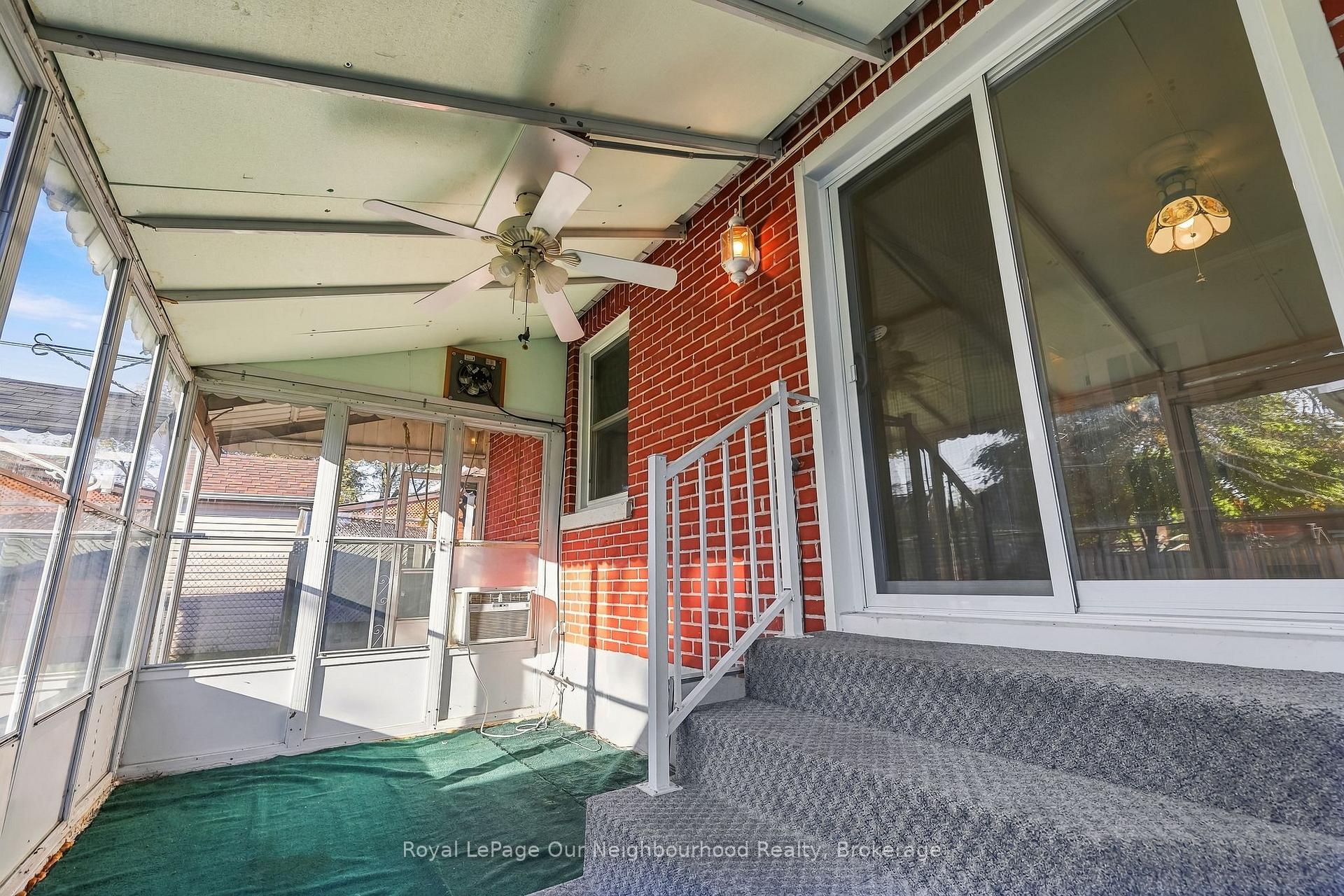 Photo 31 of 868 Grierson Street, Oshawa, Centennial — HOMEH