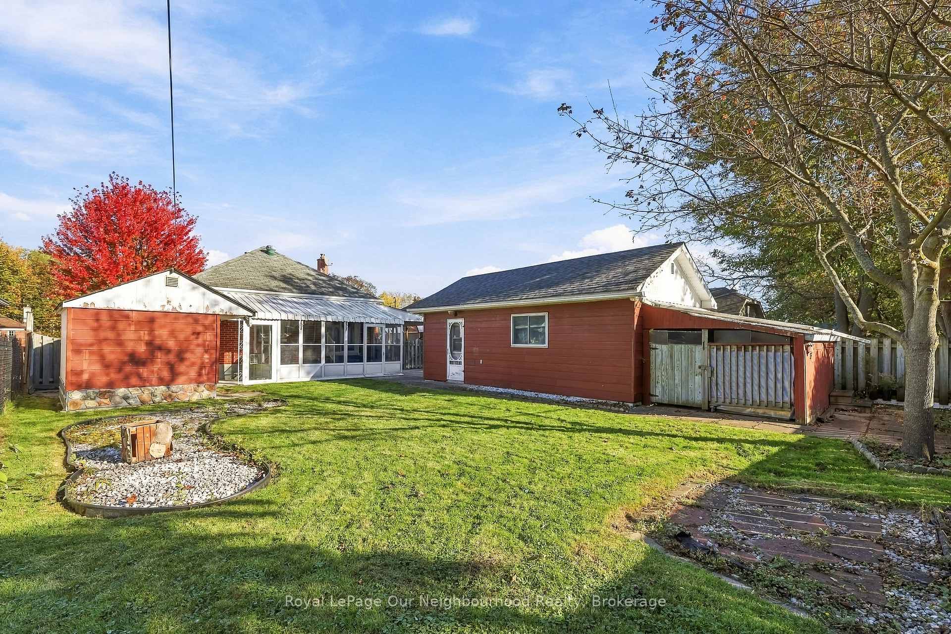 Photo 39 of 868 Grierson Street, Oshawa, Centennial — HOMEH