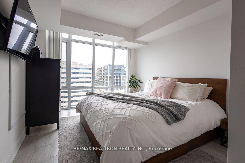 Photo 12 of Unit 1712, 525 Adelaide Street W, Toronto, Waterfront Communities — HOMEH