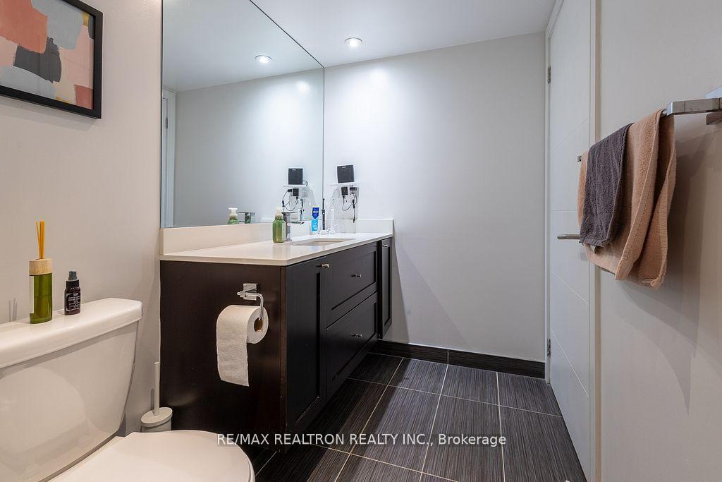 Photo 18 of Unit 1712, 525 Adelaide Street W, Toronto, Waterfront Communities — HOMEH