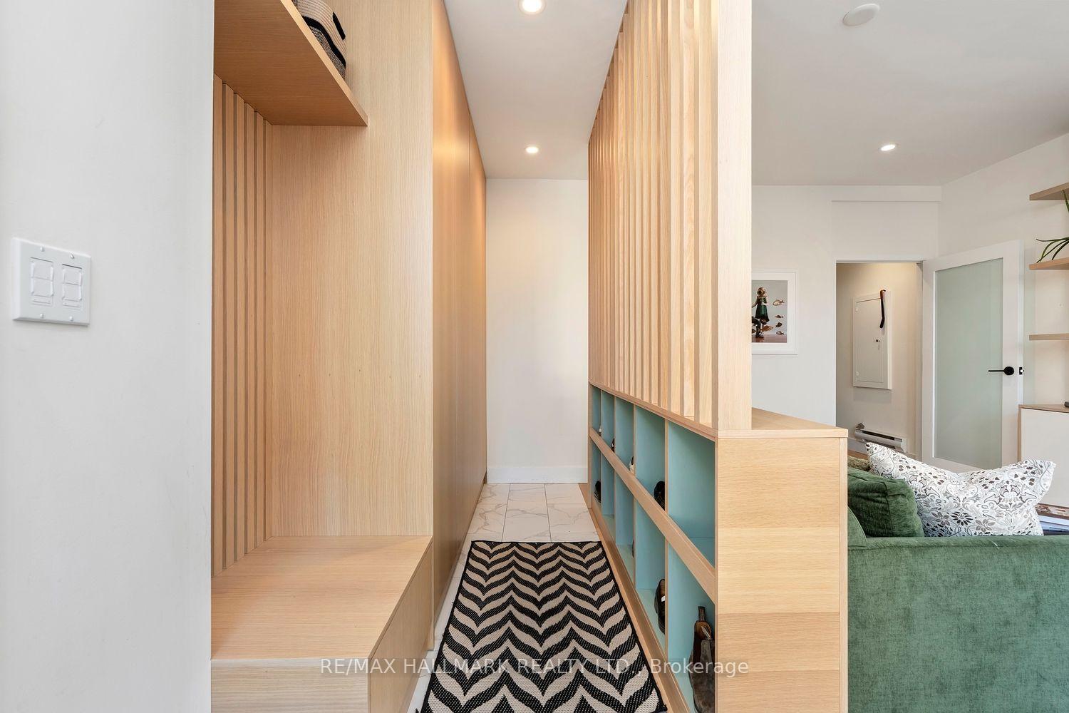 Photo 2 of Unit 4, 39 Dekoven Mews, Toronto, Dovercourt-Wallace Emerson-Junction — HOMEH