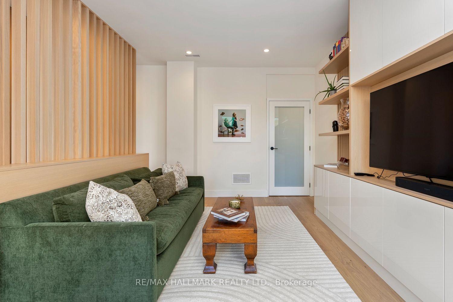 Photo 3 of Unit 4, 39 Dekoven Mews, Toronto, Dovercourt-Wallace Emerson-Junction — HOMEH