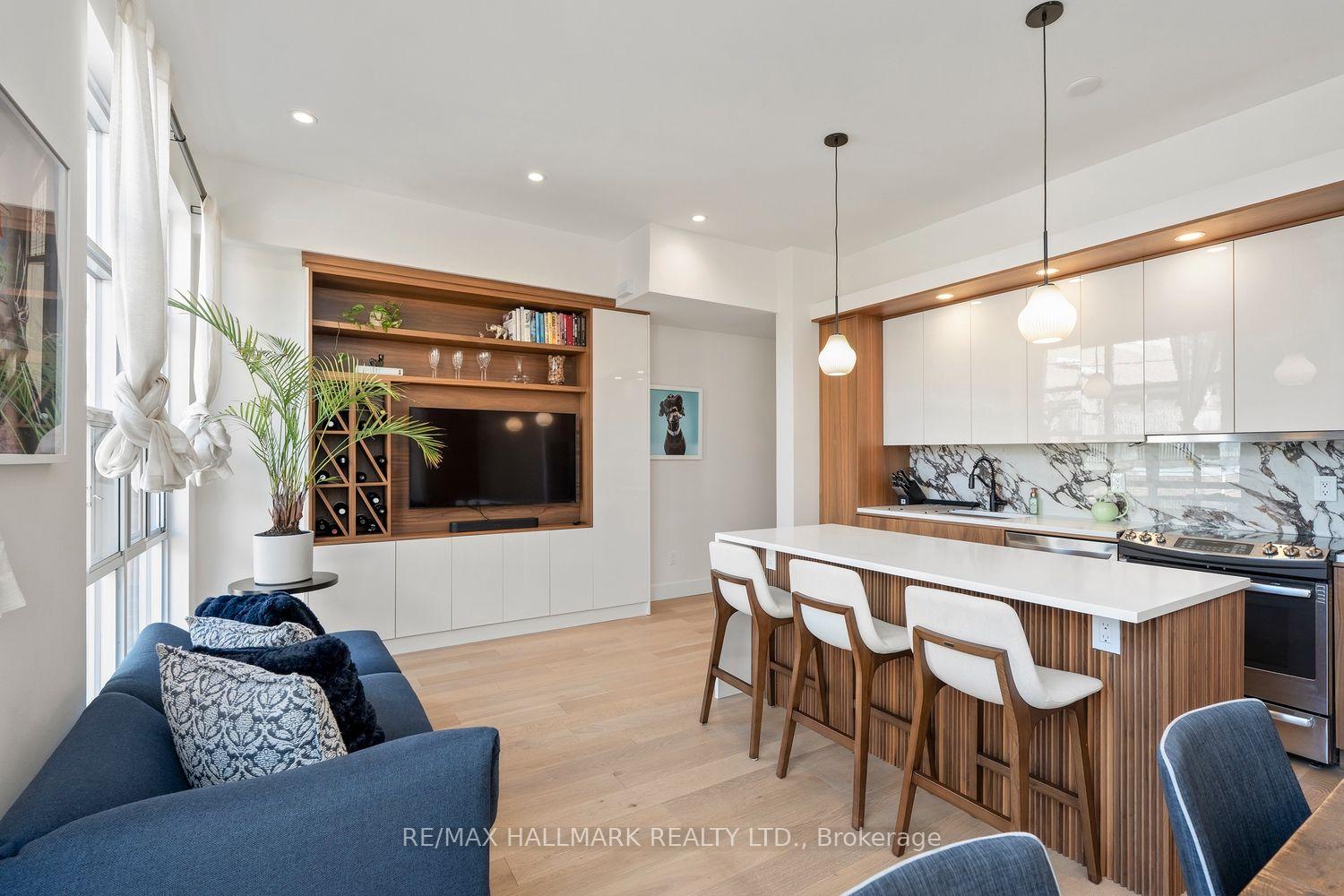 Photo 5 of Unit 4, 39 Dekoven Mews, Toronto, Dovercourt-Wallace Emerson-Junction — HOMEH