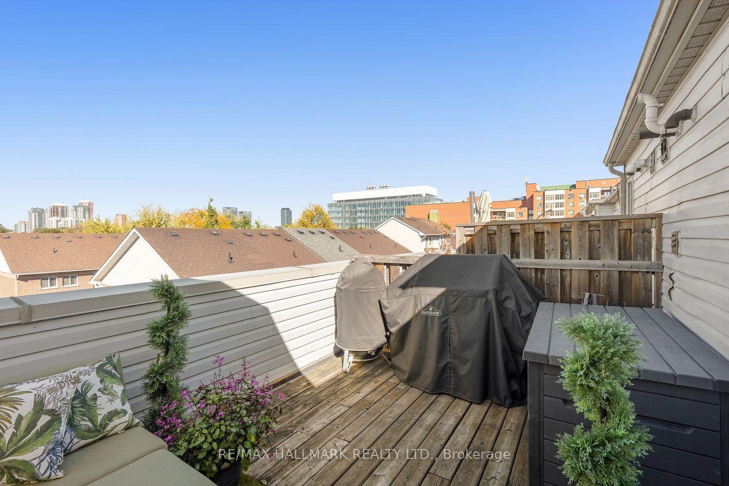 Photo 13 of Unit 4, 39 Dekoven Mews, Toronto, Dovercourt-Wallace Emerson-Junction — HOMEH