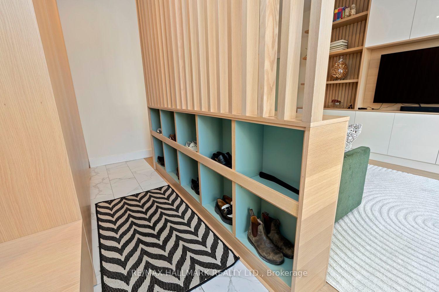 Photo 14 of Unit 4, 39 Dekoven Mews, Toronto, Dovercourt-Wallace Emerson-Junction — HOMEH