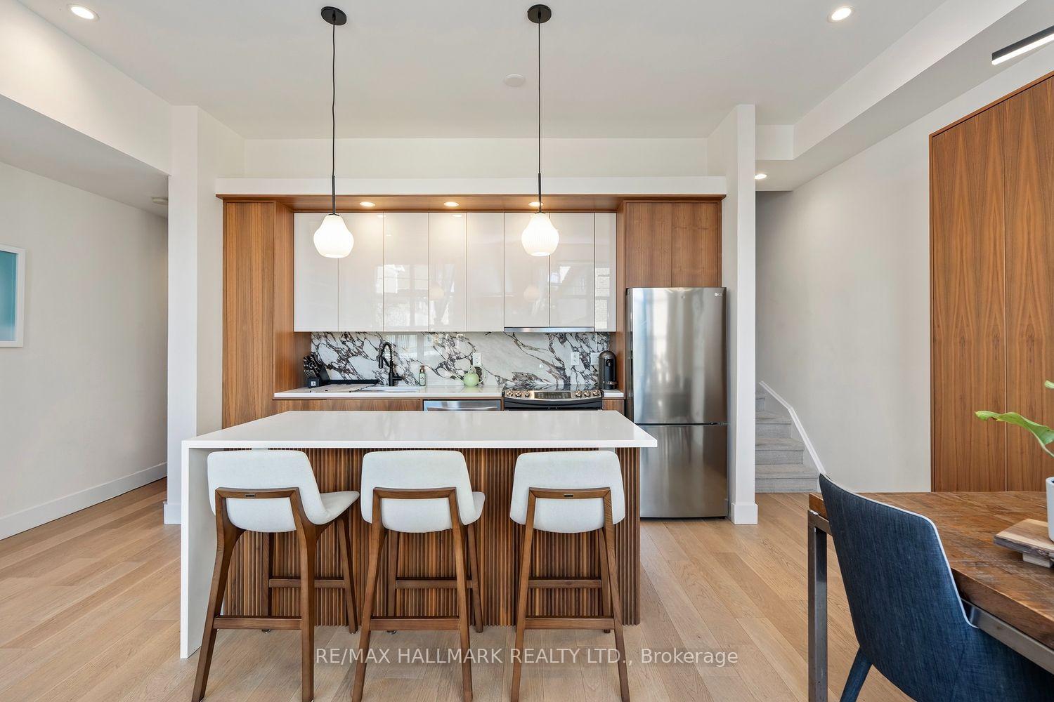 Photo 21 of Unit 4, 39 Dekoven Mews, Toronto, Dovercourt-Wallace Emerson-Junction — HOMEH