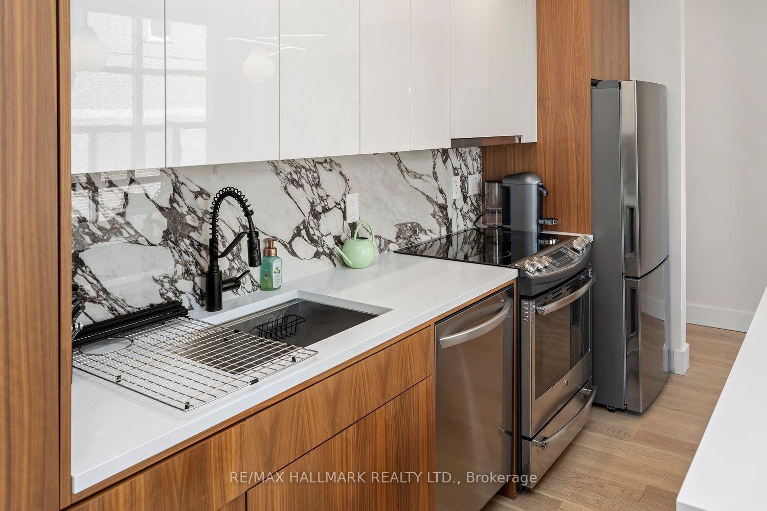 Photo 22 of Unit 4, 39 Dekoven Mews, Toronto, Dovercourt-Wallace Emerson-Junction — HOMEH