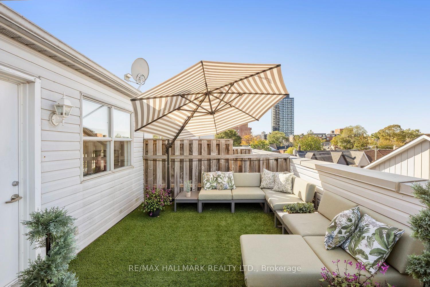 Photo 26 of Unit 4, 39 Dekoven Mews, Toronto, Dovercourt-Wallace Emerson-Junction — HOMEH