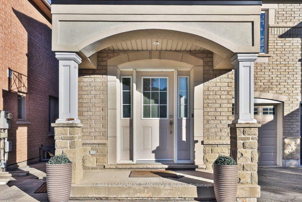 Photo 3 of 4690 Thomas Alton Boulevard, Burlington, Alton — HOMEH