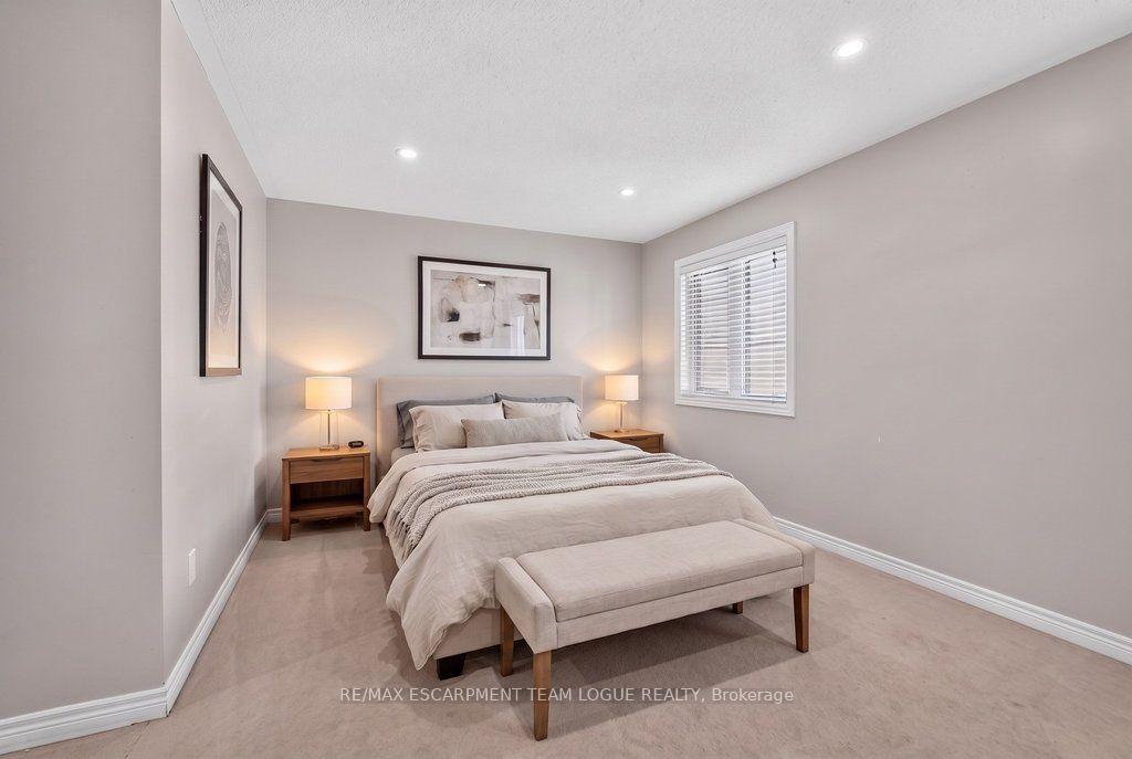 Photo 11 of 4690 Thomas Alton Boulevard, Burlington, Alton — HOMEH