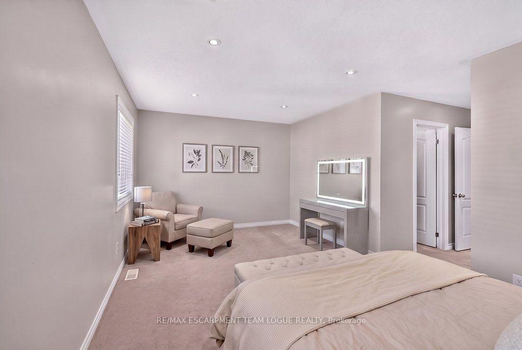 Photo 12 of 4690 Thomas Alton Boulevard, Burlington, Alton — HOMEH