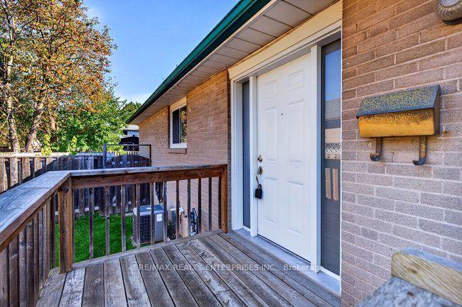 Photo 7 of 1193 Whittington Road, Mississauga, Clarkson — HOMEH