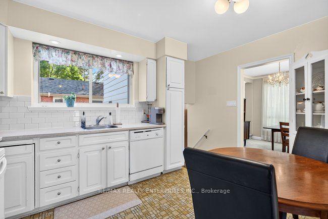 Photo 25 of 1193 Whittington Road, Mississauga, Clarkson — HOMEH