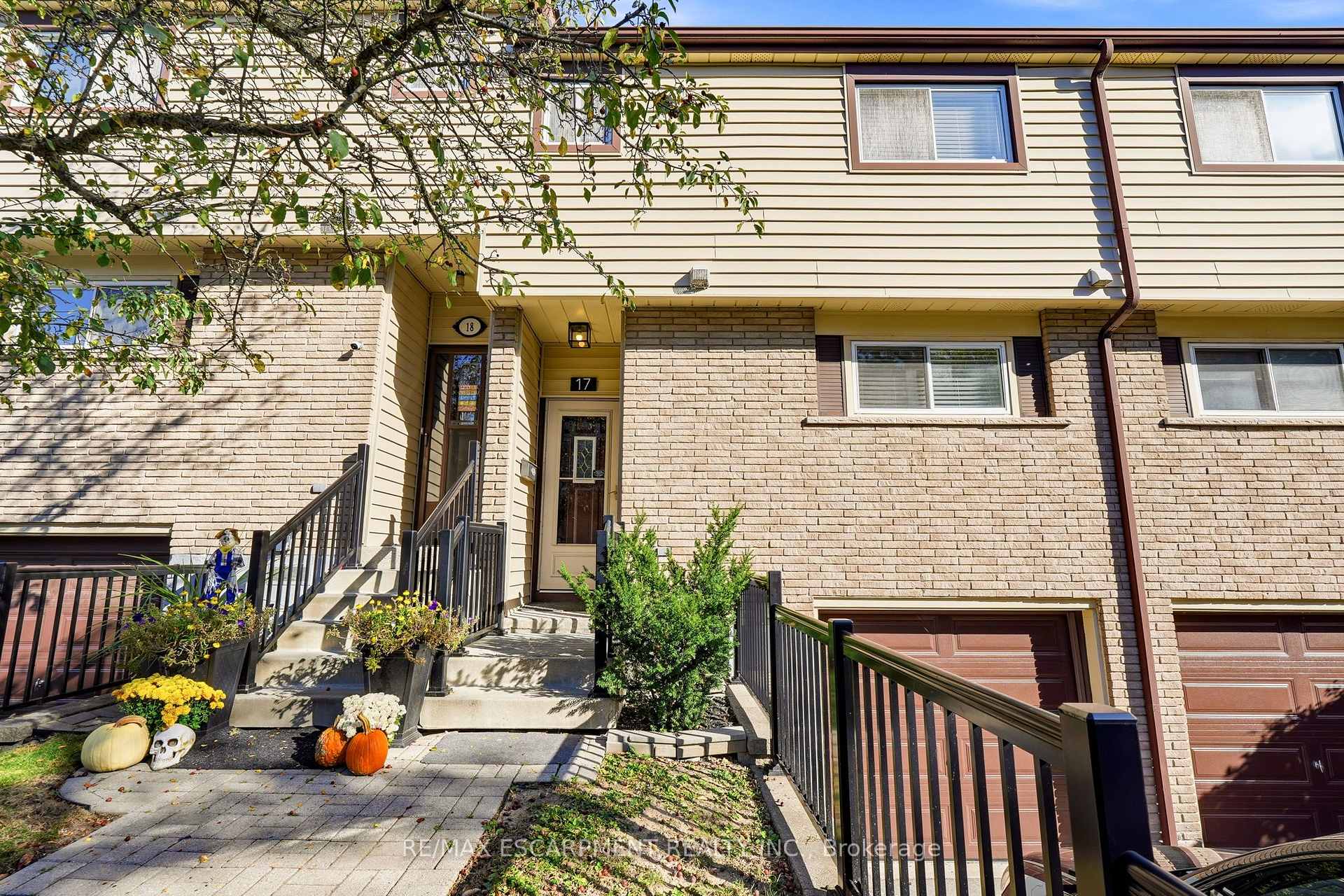 Photo of Unit 17, 1550 Garth Street