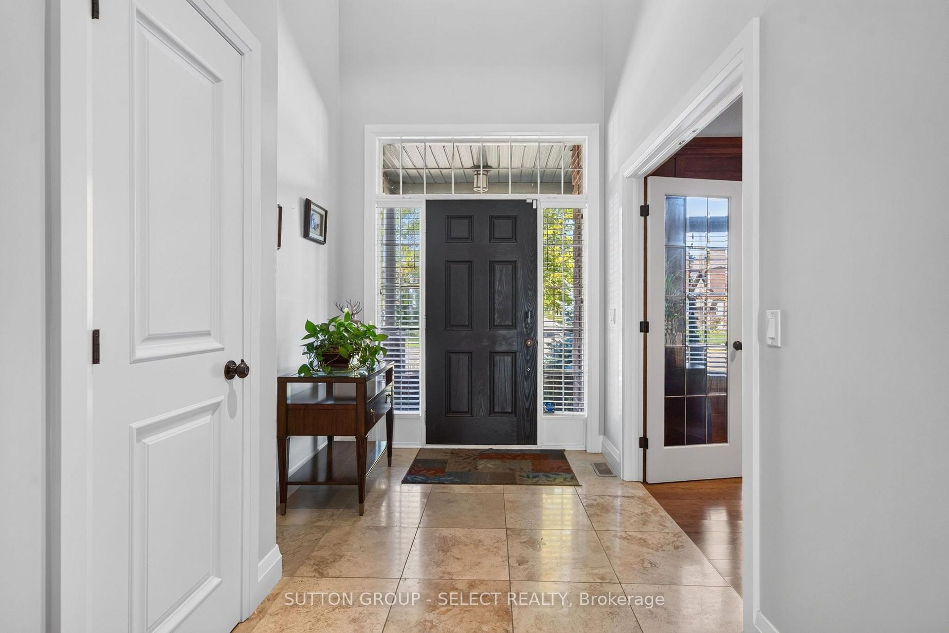 Photo 6 of 563 Firefly Drive, London, North B — HOMEH