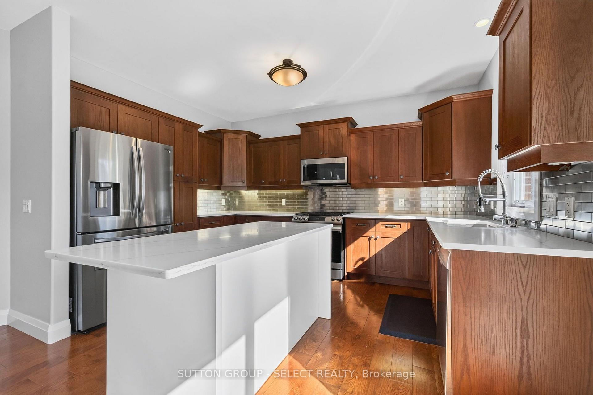 Photo 15 of 563 Firefly Drive, London, North B — HOMEH
