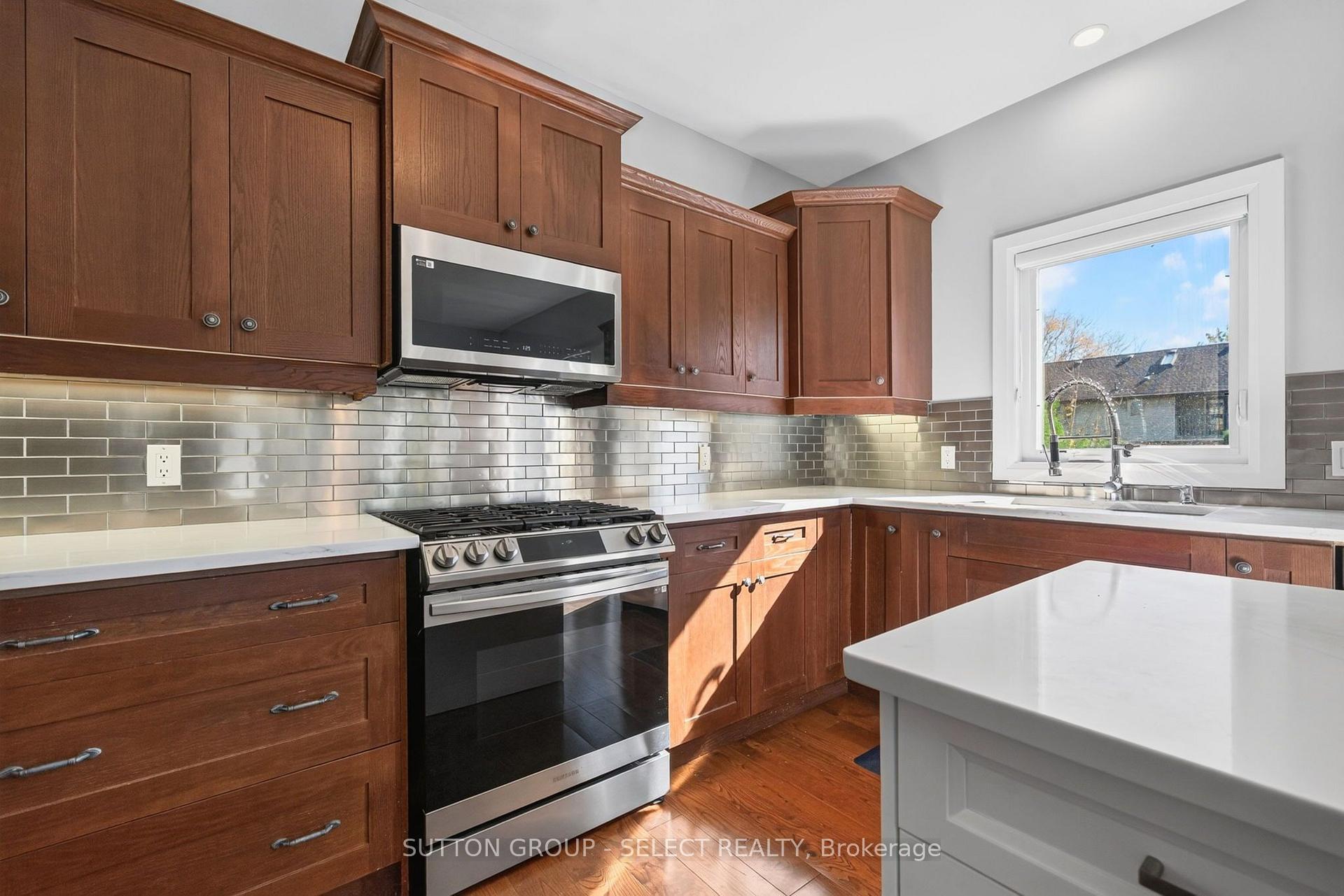 Photo 16 of 563 Firefly Drive, London, North B — HOMEH