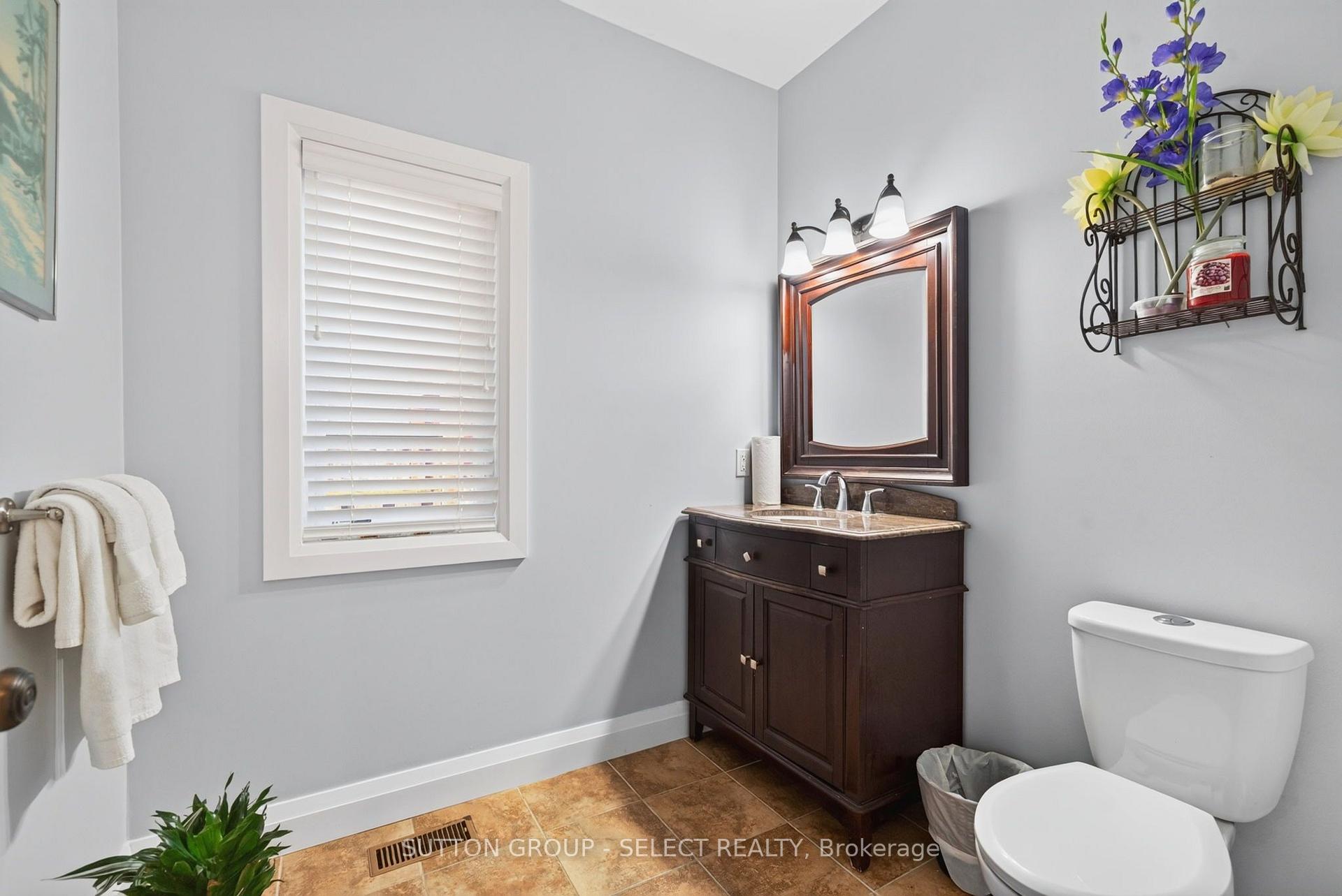 Photo 22 of 563 Firefly Drive, London, North B — HOMEH