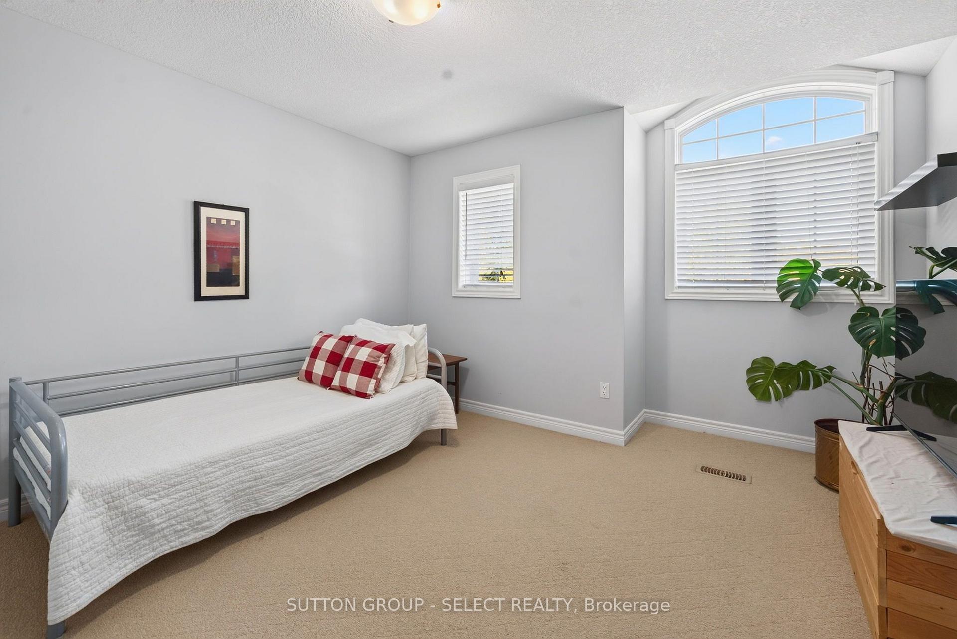 Photo 36 of 563 Firefly Drive, London, North B — HOMEH