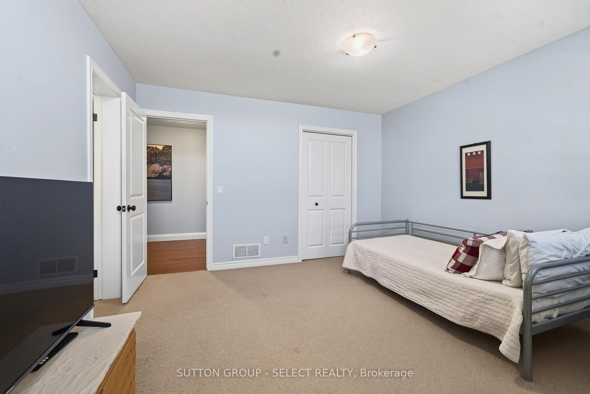 Photo 37 of 563 Firefly Drive, London, North B — HOMEH