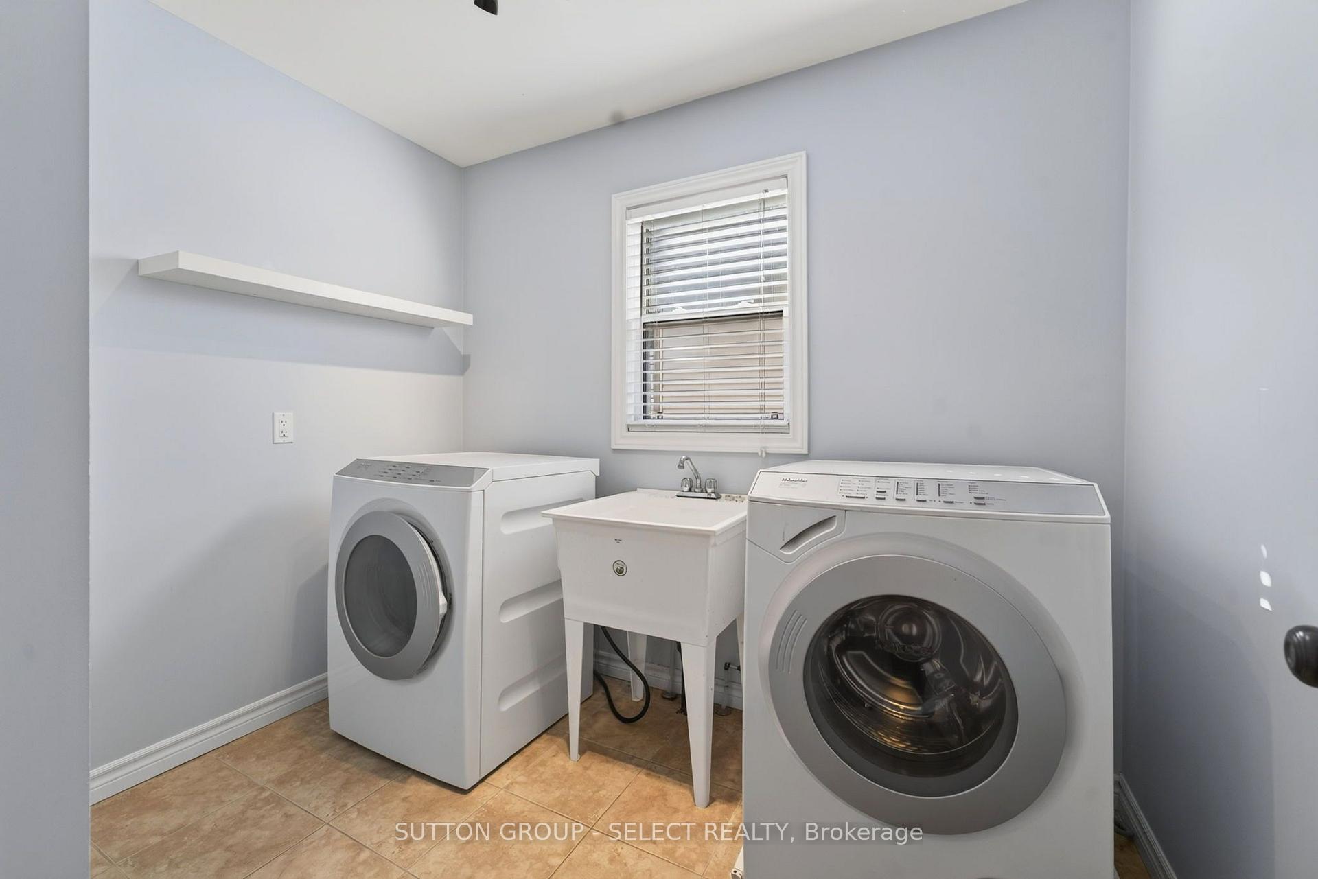 Photo 38 of 563 Firefly Drive, London, North B — HOMEH