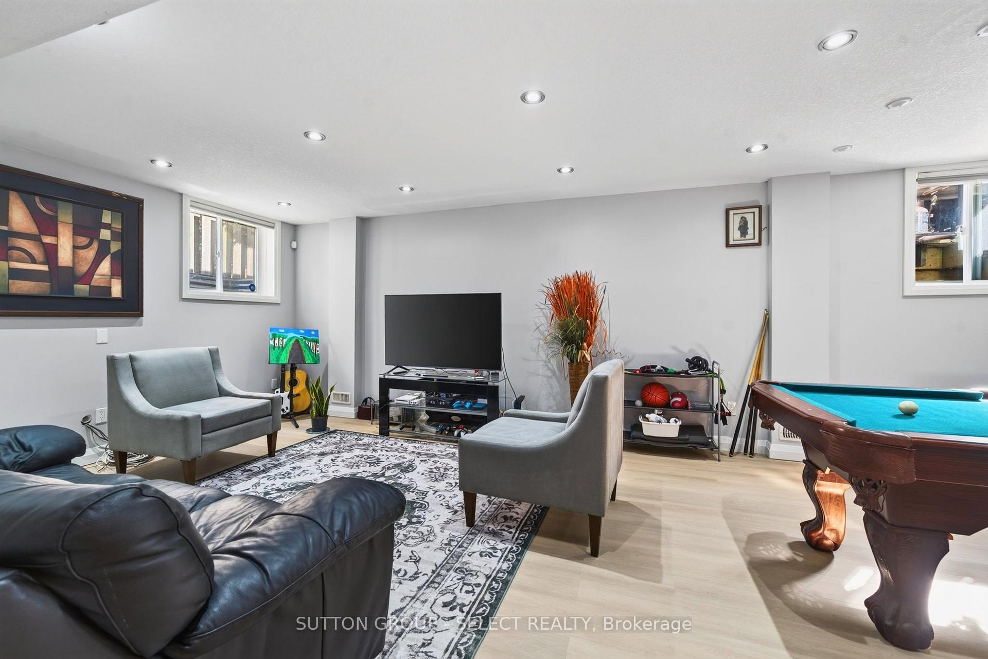 Photo 40 of 563 Firefly Drive, London, North B — HOMEH