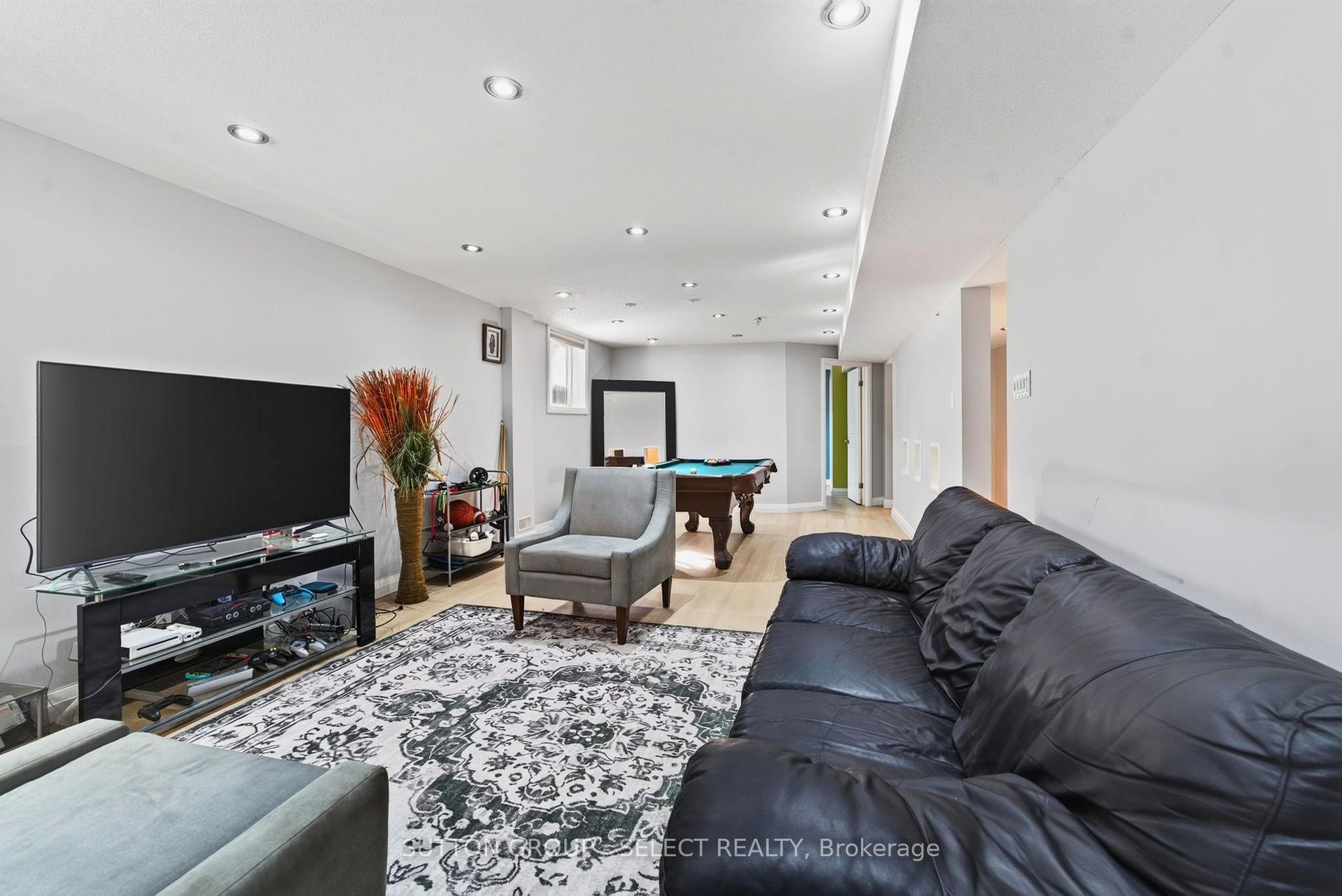 Photo 42 of 563 Firefly Drive, London, North B — HOMEH