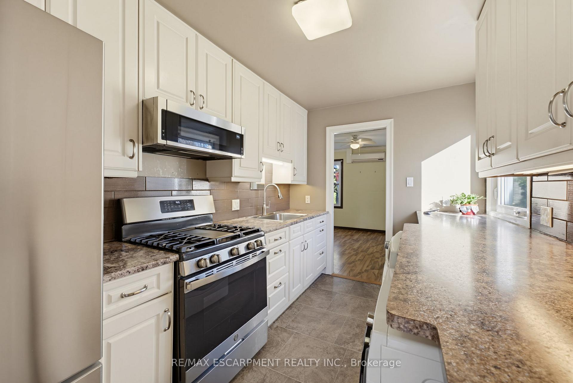 Photo 7 of 9 Spencer Avenue, Hamilton, Cootes Paradise — HOMEH