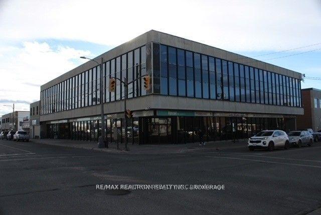 Front of Unit 2509, 290 Adelaide Street W