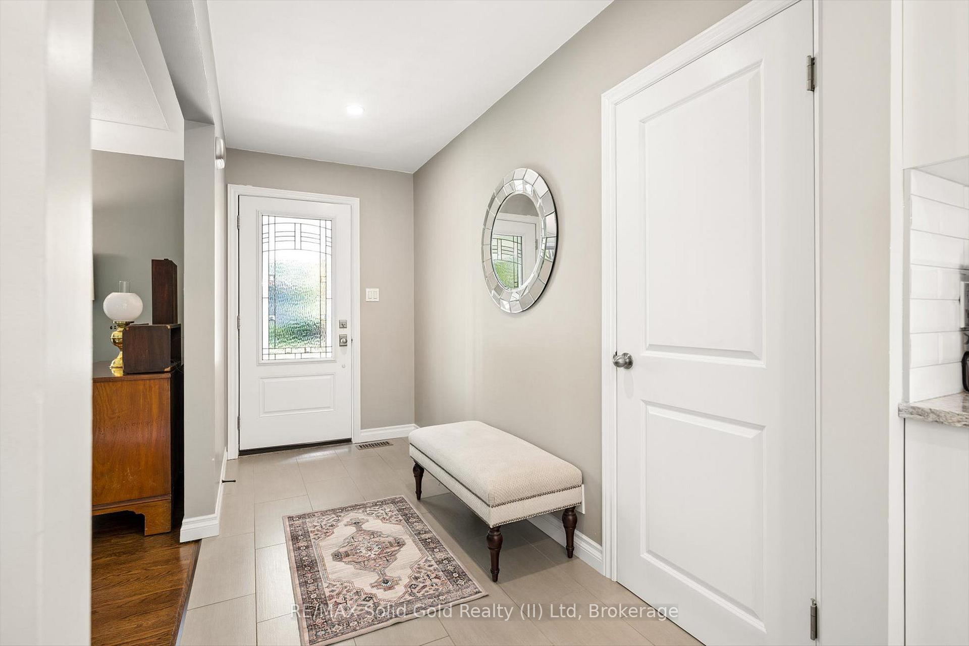 Photo 4 of 18 Evelyn Crescent, Kitchener, Stanley Park — HOMEH