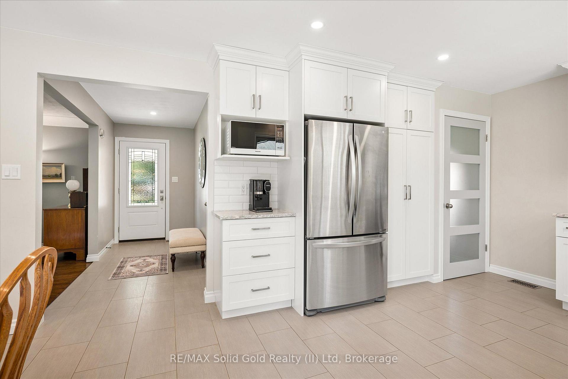 Photo 7 of 18 Evelyn Crescent, Kitchener, Stanley Park — HOMEH
