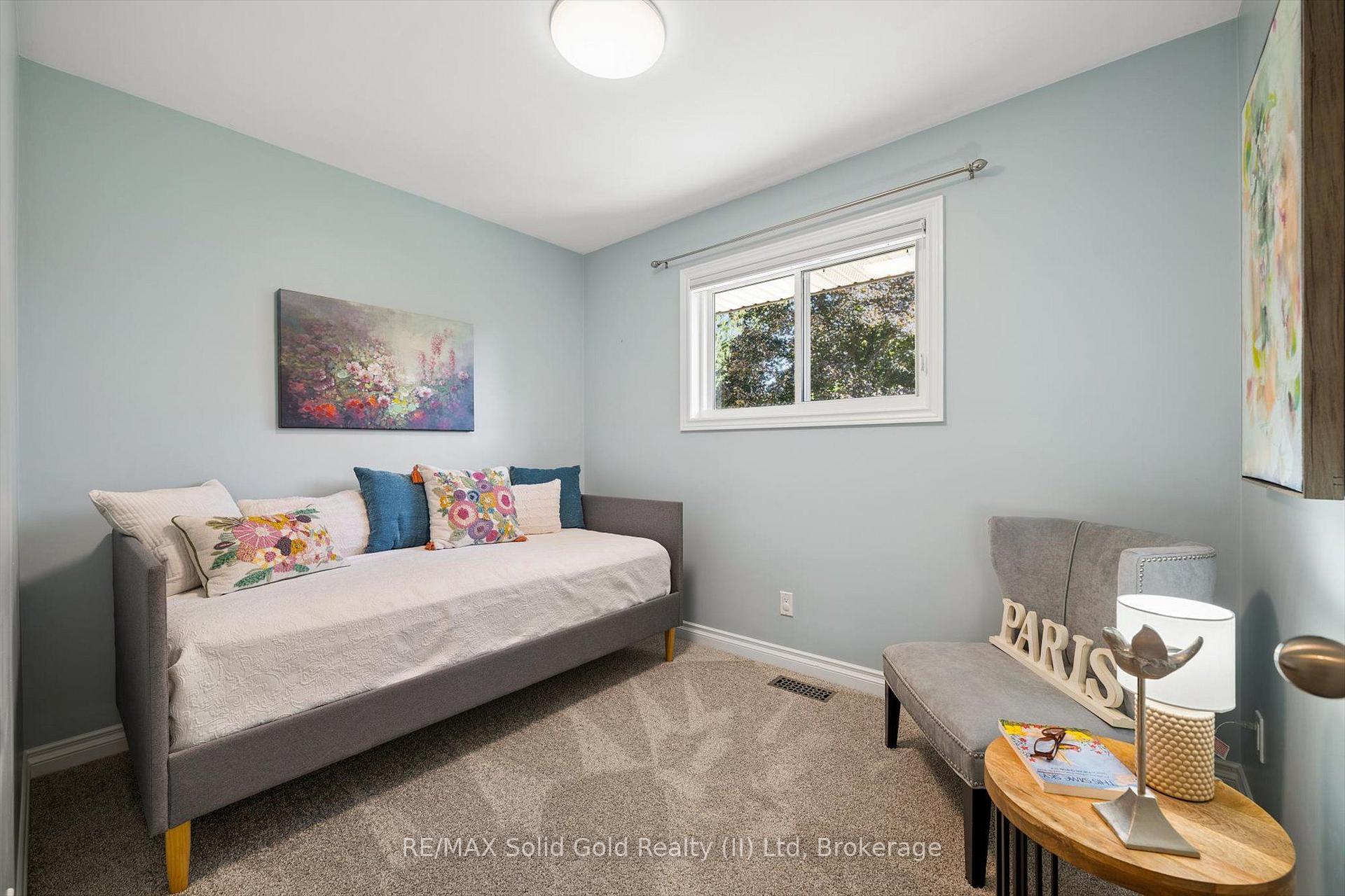 Photo 12 of 18 Evelyn Crescent, Kitchener, Stanley Park — HOMEH