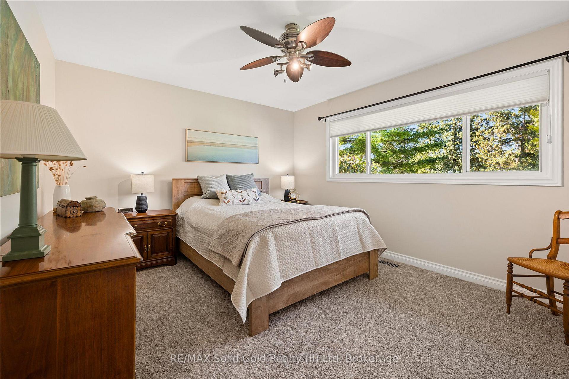 Photo 15 of 18 Evelyn Crescent, Kitchener, Stanley Park — HOMEH