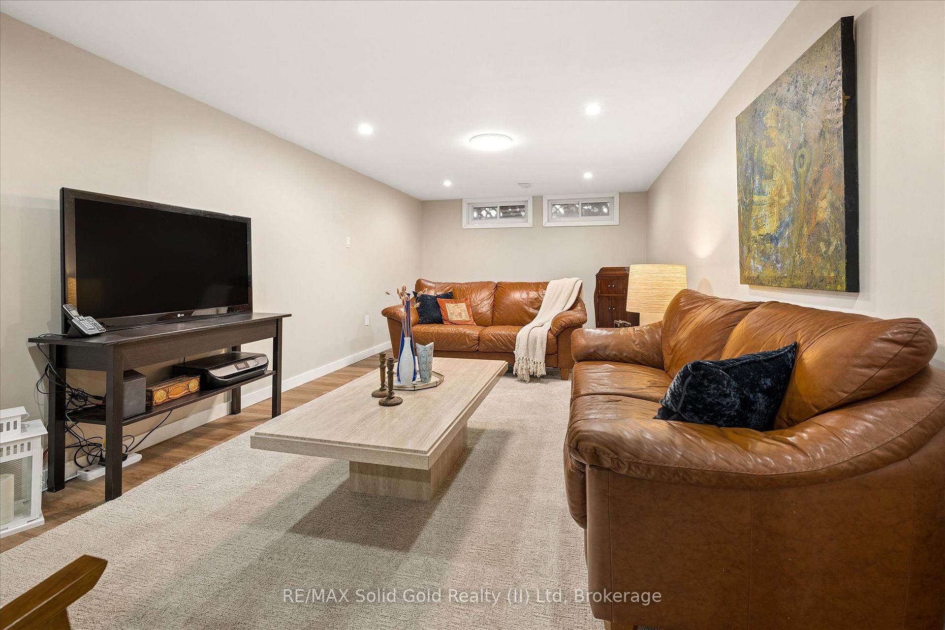 Photo 18 of 18 Evelyn Crescent, Kitchener, Stanley Park — HOMEH